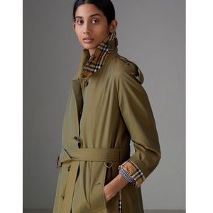 NWT Burberry Tropical Gabardine Trench w Side slit